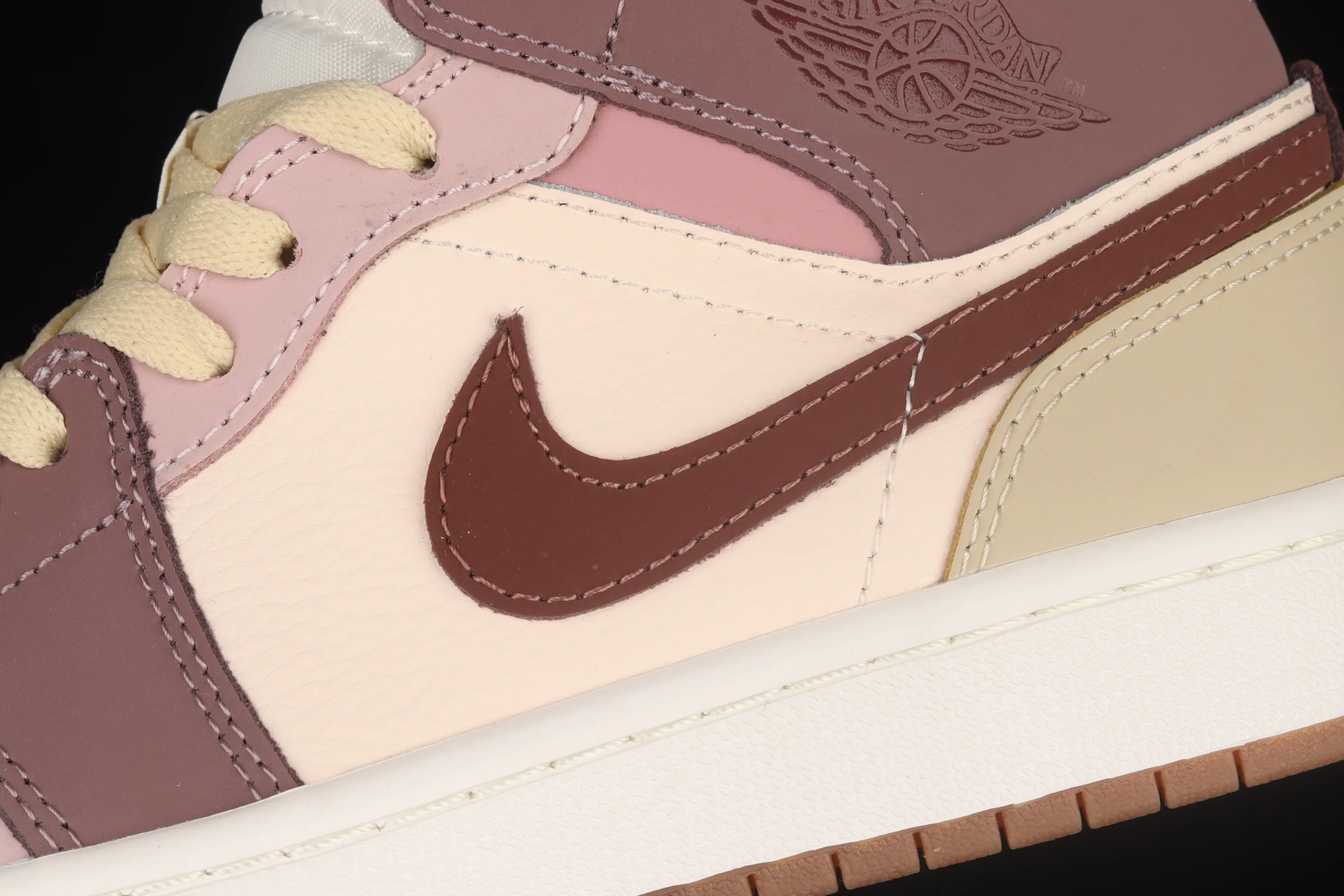 All categories Air Jordan Jordan series basketball shoes Air Jordan 1 Mid Air Jordan 1 Mid AJ1 Joe 1 smoke gray purple red red bean Chinese basketball shoes DO7440-821
